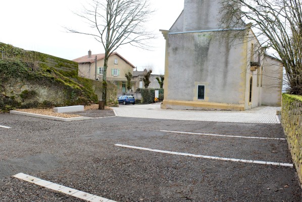 Omnibus | Place de l&#039;église à Jussy